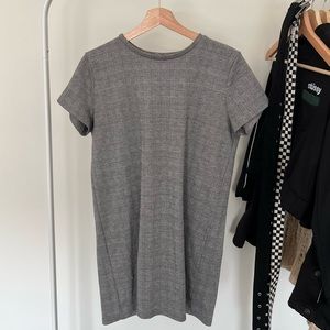woven design t shirt dress in grey (black and white)